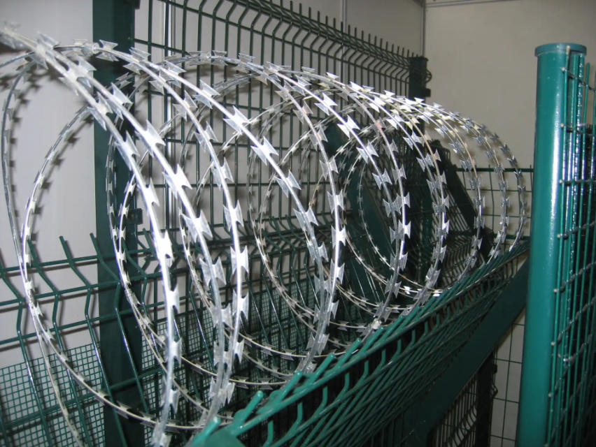 razor mesh fence