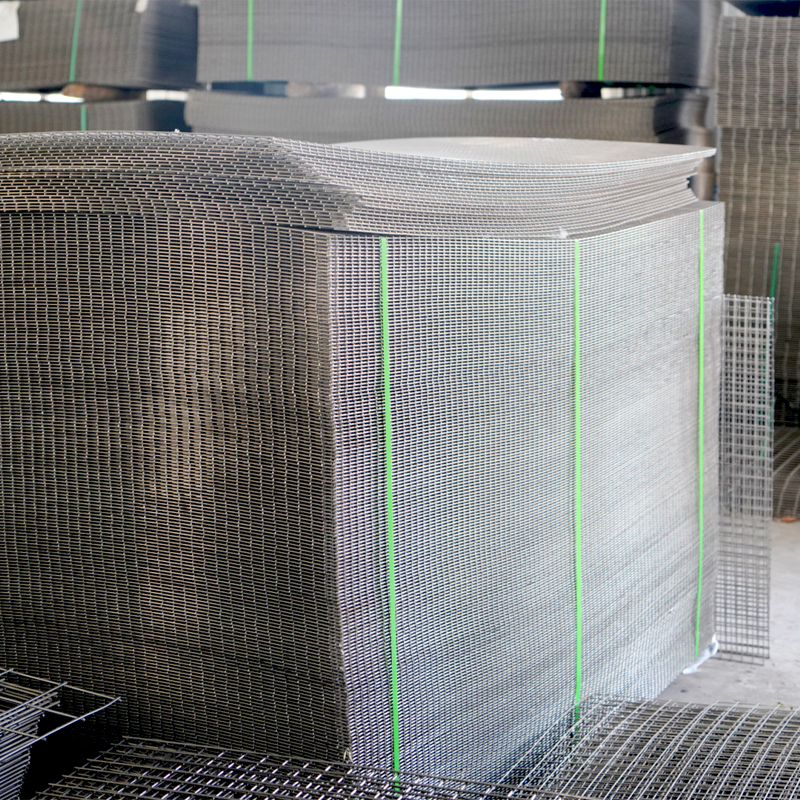 Welded wire mesh panel