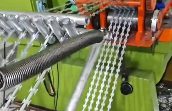 Stainless steel razor barbed wire anufacturing 