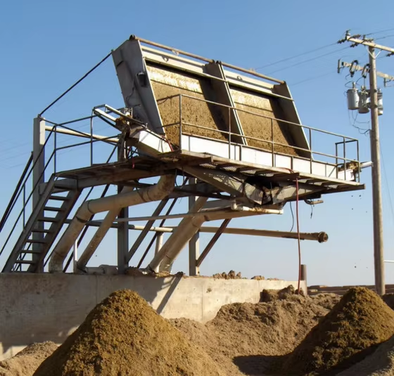 Wastewater filtration fan-shaped wedge wire screen