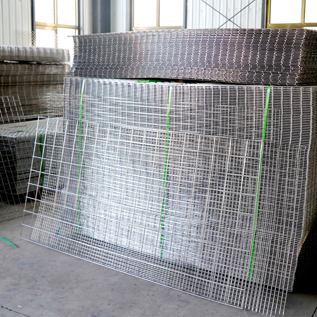 Welded wire mesh panel