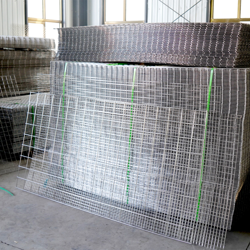 Welded wire mesh panel